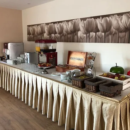 Orange Hotel 3*