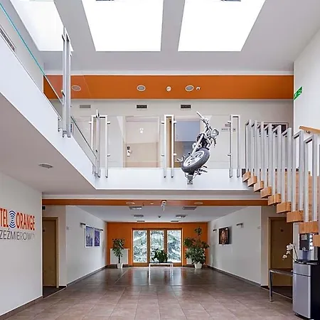 Orange فندق 3*