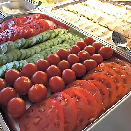 Orange فندق
