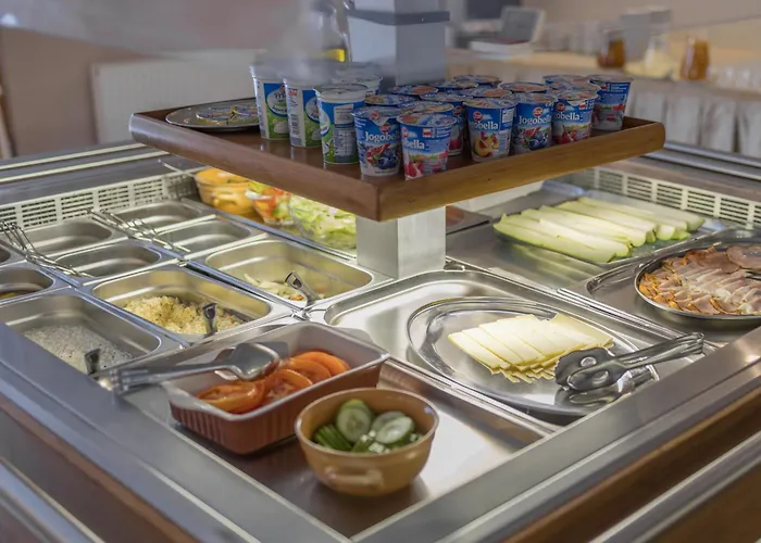 奥兰基普利泽米尔洛沃酒店 3* Przeźmierowo